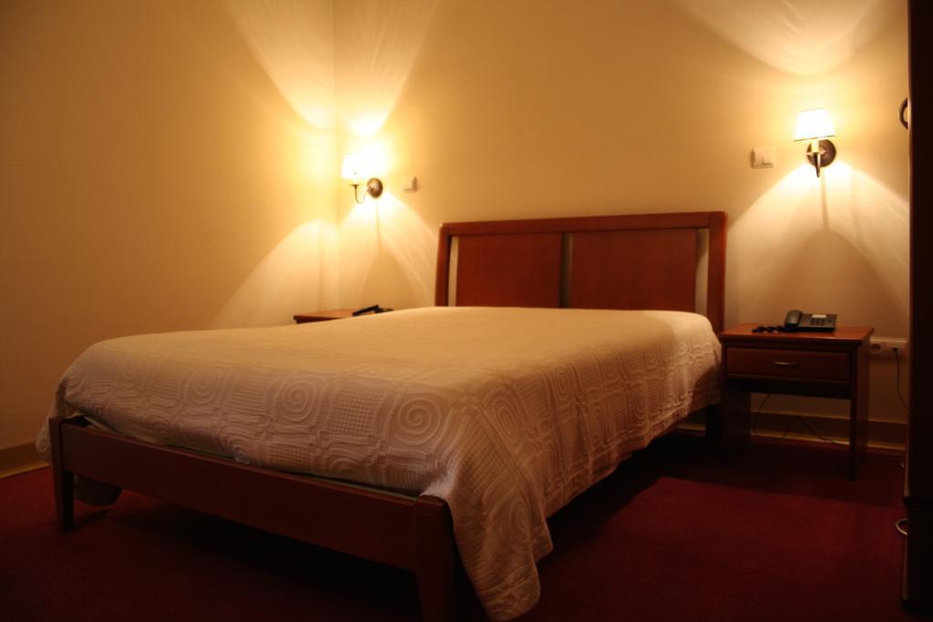 Residencial Dom Duarte Hotel Viseu Bagian luar foto